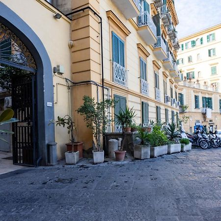 Molo Caracciolo Appartement Napels Buitenkant foto